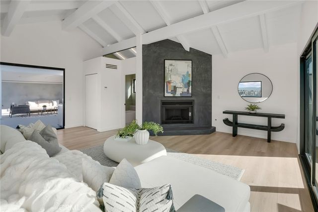 58 66th, Long Beach, CA 90803