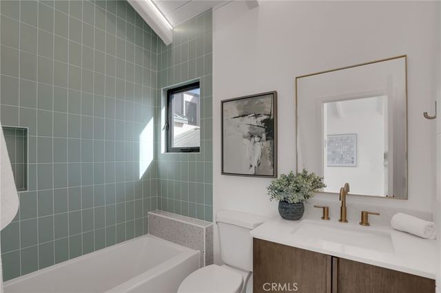 58 66th, Long Beach, CA 90803