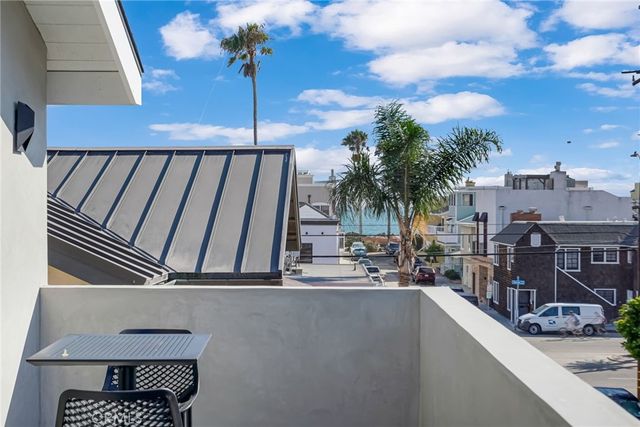 58 66th, Long Beach, CA 90803