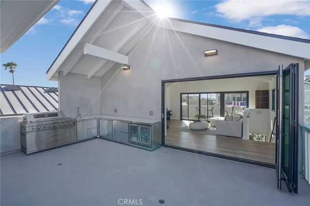 58 66th, Long Beach, CA 90803