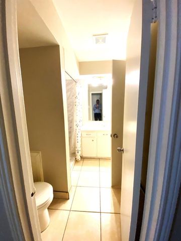 1102 W Tri Oaks Lane 103, Houston, TX 77043