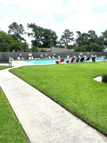 1102 W Tri Oaks Lane 103, Houston, TX 77043