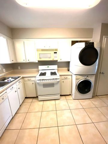 1102 W Tri Oaks Lane 103, Houston, TX 77043