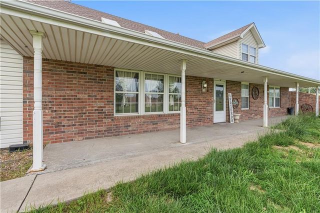 11449 Starr School Road, Odessa, MO 64076