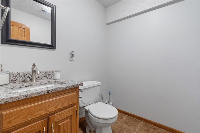 11449 Starr School Road, Odessa, MO 64076
