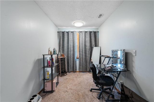 11449 Starr School Road, Odessa, MO 64076