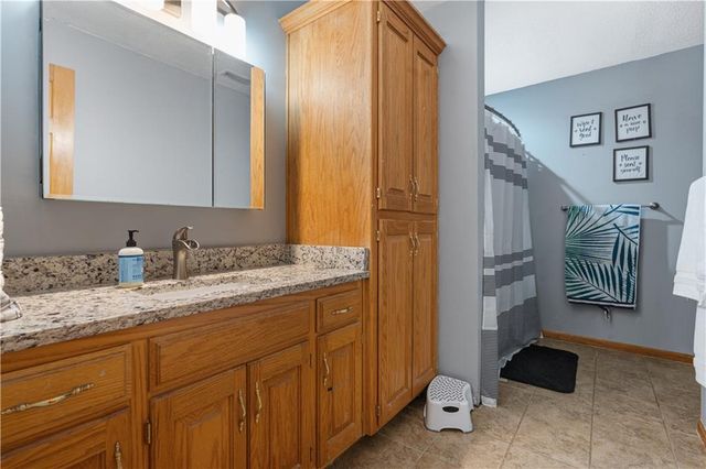 11449 Starr School Road, Odessa, MO 64076