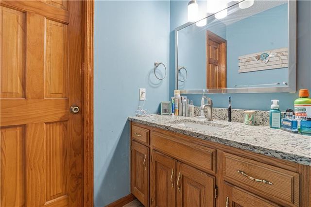 11449 Starr School Road, Odessa, MO 64076