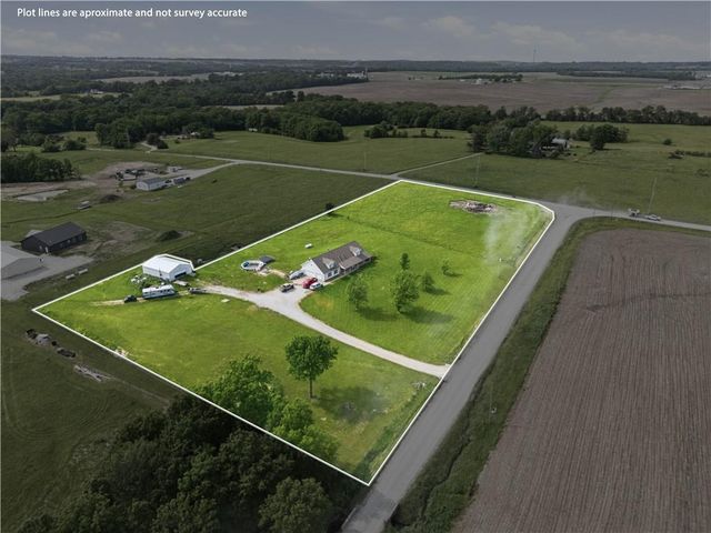 11449 Starr School Road, Odessa, MO 64076