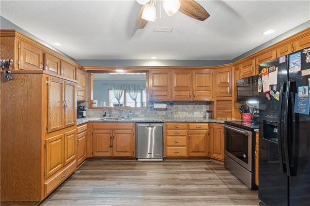 11449 Starr School Road, Odessa, MO 64076