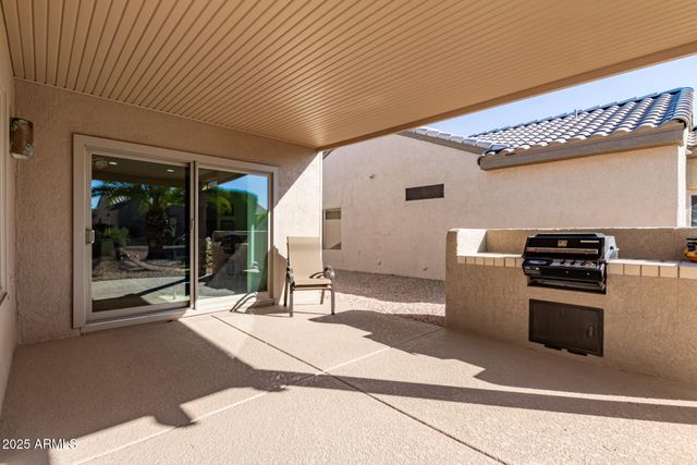 15627 W DESERT CROWN Way, Surprise, AZ 85374