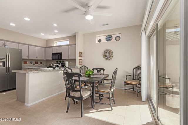 15627 W DESERT CROWN Way, Surprise, AZ 85374