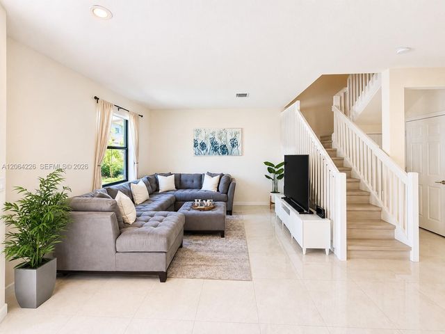 10545 W 32nd Ln 0, Hialeah, FL 33018