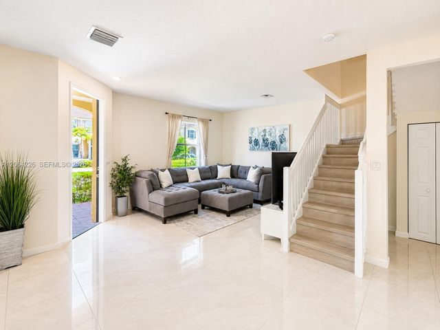 10545 W 32nd Ln 0, Hialeah, FL 33018