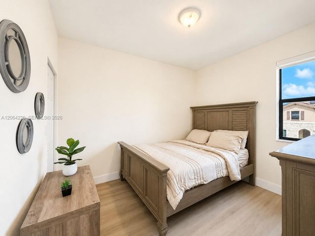 10545 W 32nd Ln 0, Hialeah, FL 33018