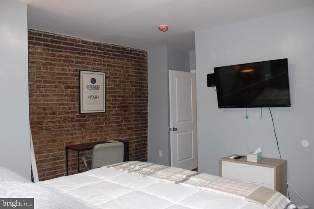 5923 N BROAD ST, Philadelphia, PA 19141
