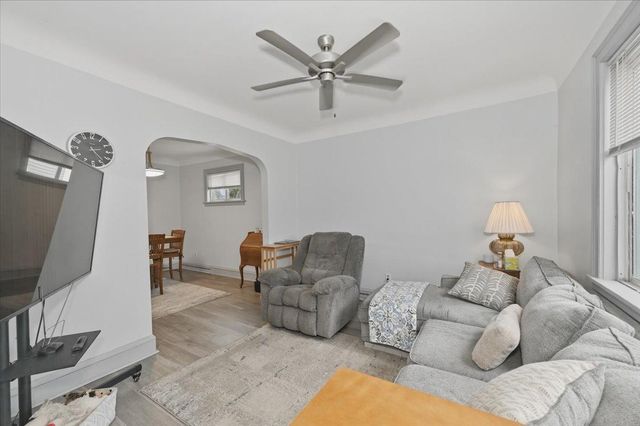 2611 Banks Avenue, Superior, WI 54880