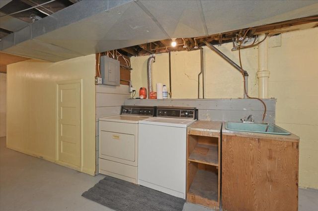 2611 Banks Avenue, Superior, WI 54880