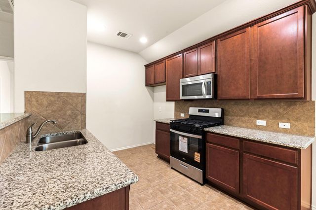 598 Dragon Ridge RD, Buda, TX 78610