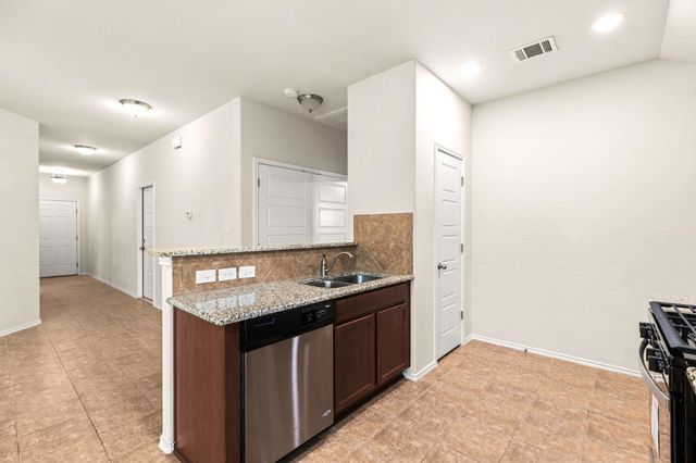 598 Dragon Ridge RD, Buda, TX 78610