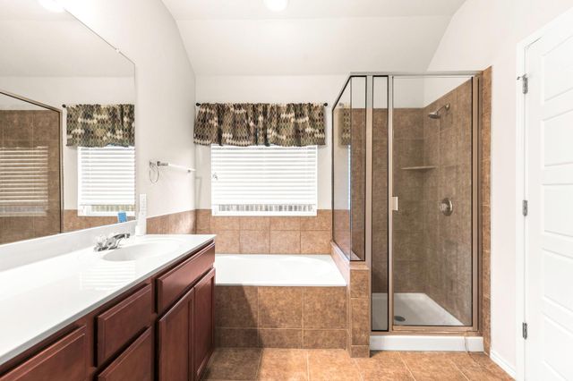 598 Dragon Ridge RD, Buda, TX 78610