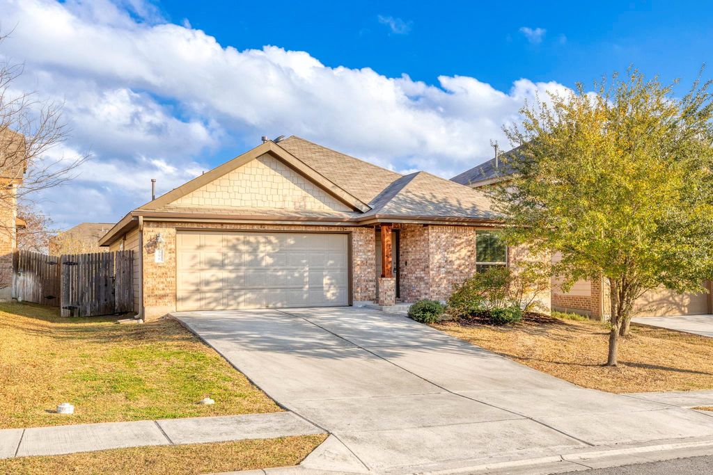 598 Dragon Ridge RD, Buda, TX 78610