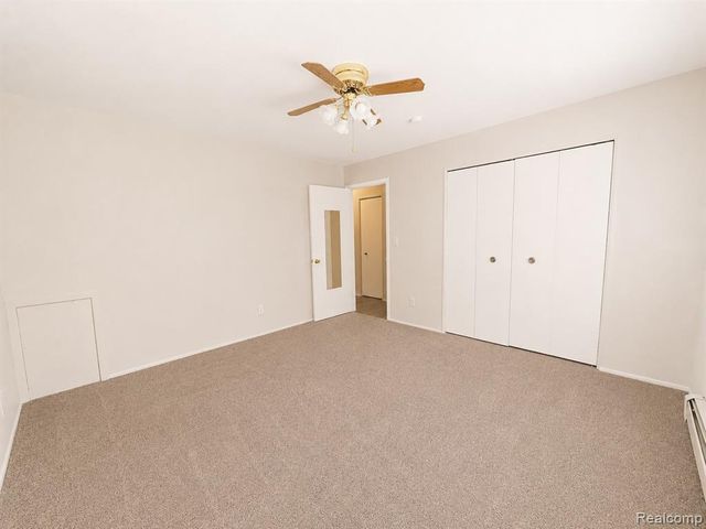 1880 Axtell Drive 2, Troy, MI 48084
