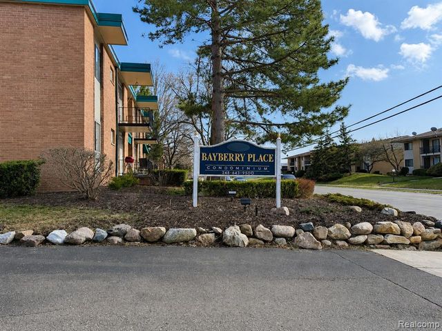 1880 Axtell Drive 2, Troy, MI 48084