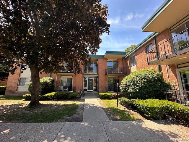1880 Axtell Drive 2, Troy, MI 48084