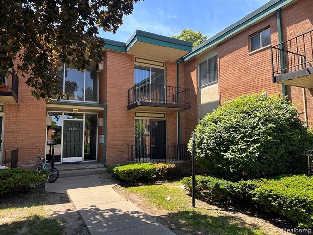 1880 Axtell Drive 2, Troy, MI 48084