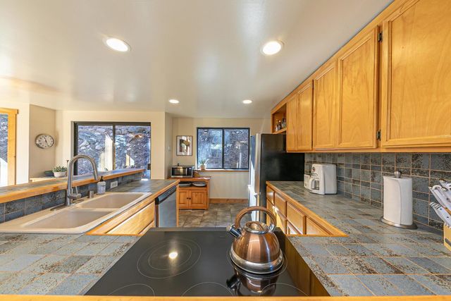 11504 Skislope Way, Truckee, CA 96161