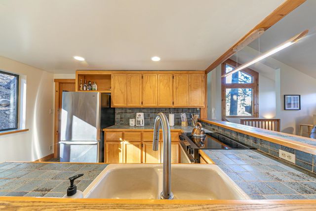 11504 Skislope Way, Truckee, CA 96161