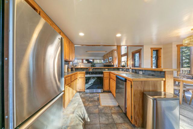 11504 Skislope Way, Truckee, CA 96161