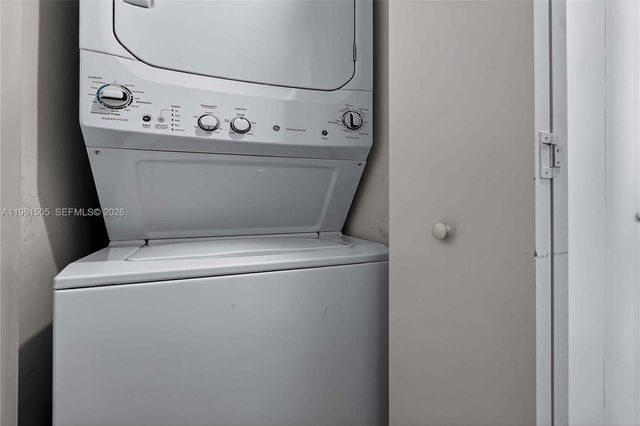 45 SW 9th St 3807, Miami, FL 33130