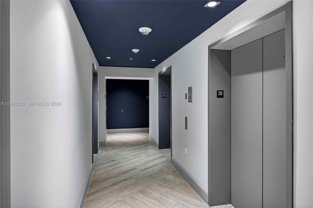 45 SW 9th St 3807, Miami, FL 33130