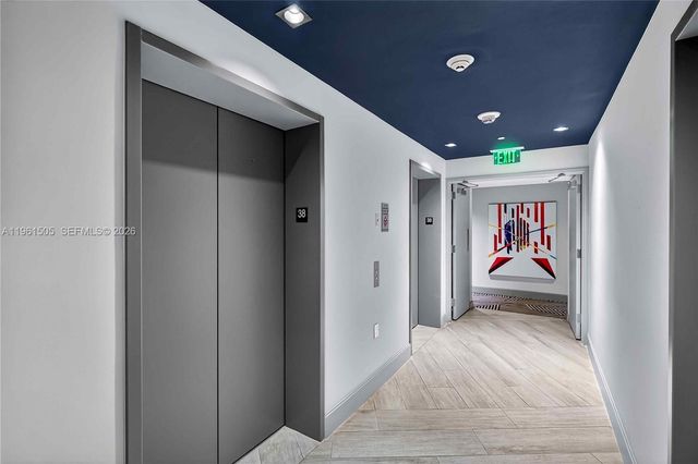 45 SW 9th St 3807, Miami, FL 33130