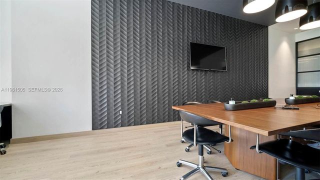 45 SW 9th St 3807, Miami, FL 33130