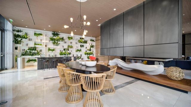 45 SW 9th St 3807, Miami, FL 33130