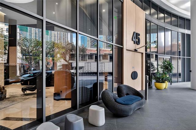 45 SW 9th St 3807, Miami, FL 33130