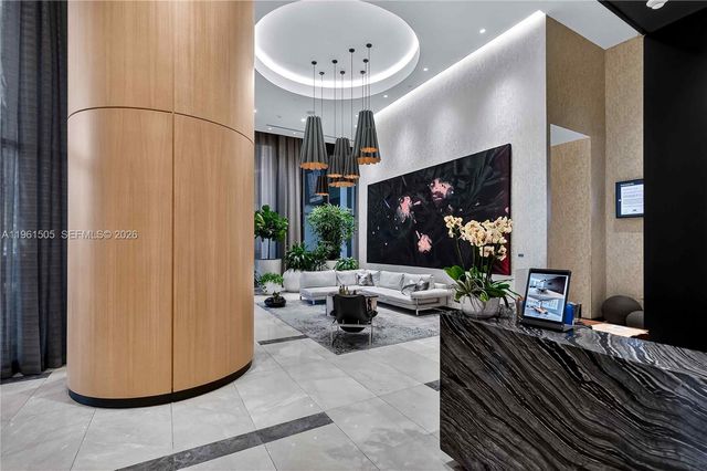 45 SW 9th St 3807, Miami, FL 33130