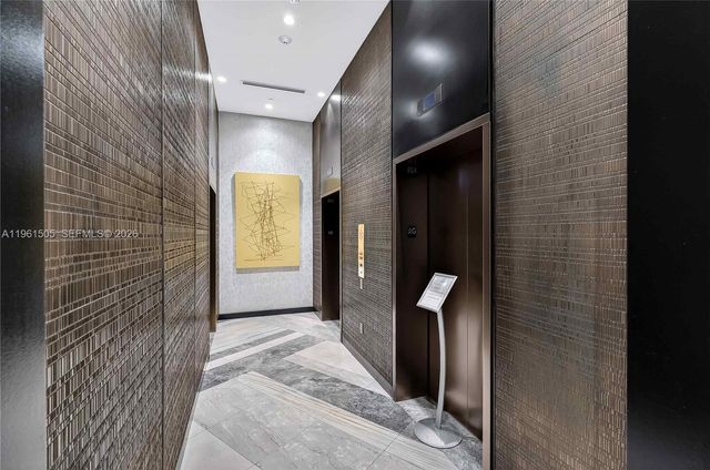 45 SW 9th St 3807, Miami, FL 33130