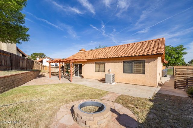 502 Hilltop Terrace, Palmdale, CA 93551