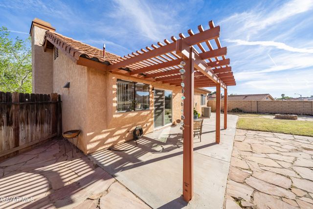 502 Hilltop Terrace, Palmdale, CA 93551