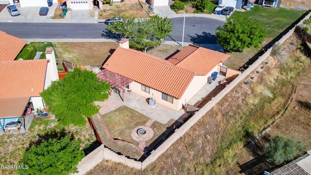 502 Hilltop Terrace, Palmdale, CA 93551