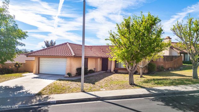 502 Hilltop Terrace, Palmdale, CA 93551