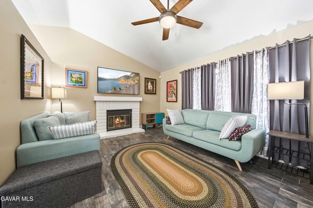 502 Hilltop Terrace, Palmdale, CA 93551