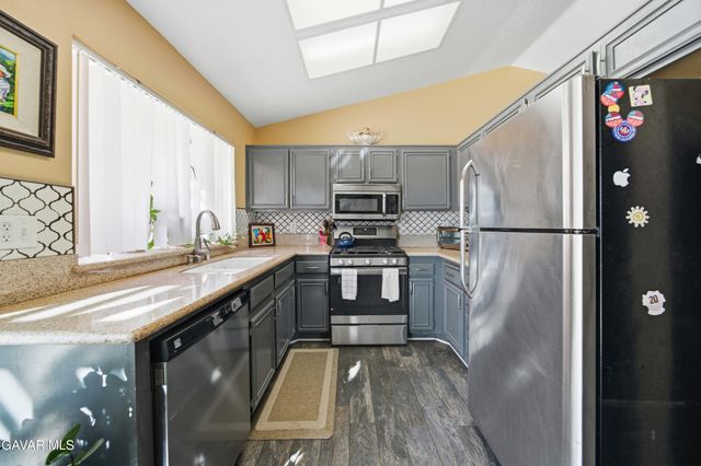 502 Hilltop Terrace, Palmdale, CA 93551