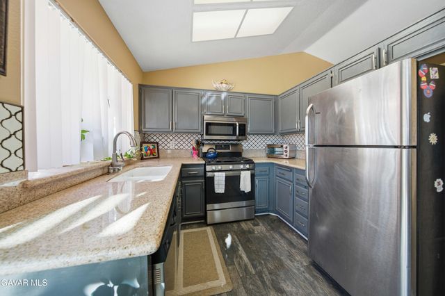 502 Hilltop Terrace, Palmdale, CA 93551