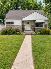 183 Scott Lake Road, Waterford Charter Township, MI 48328