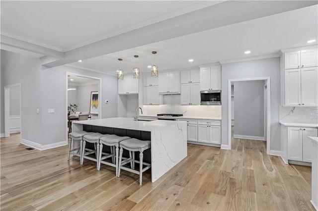 12650 Sherwood Drive, Leawood, KS 66209